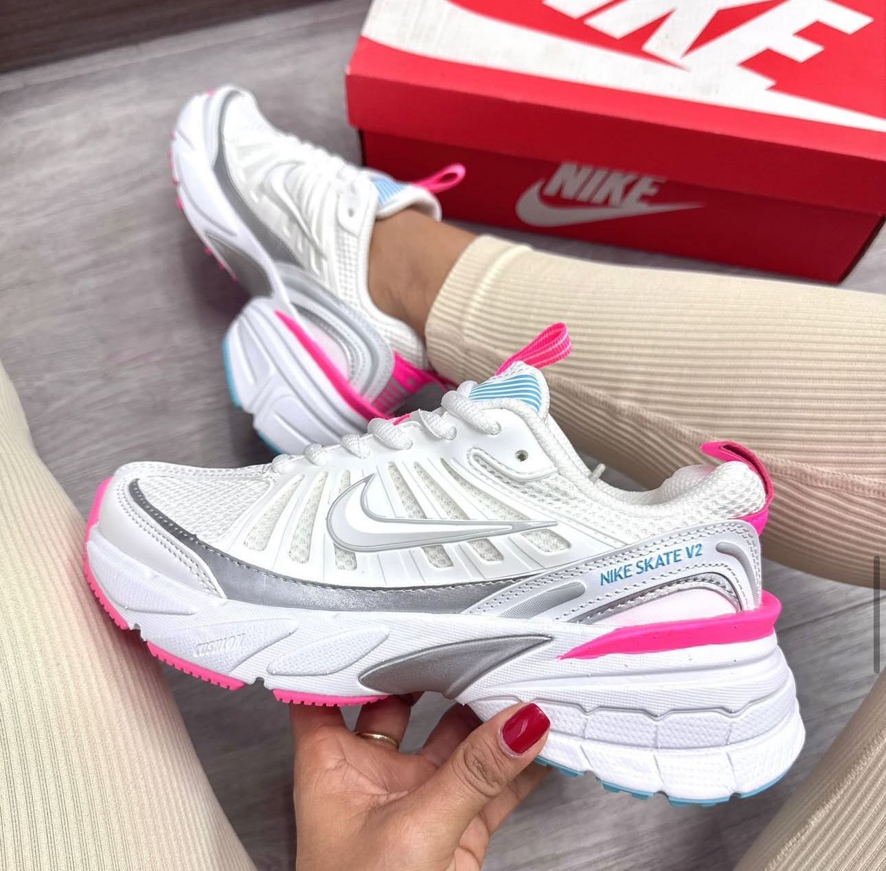 Nike stake v2 dama