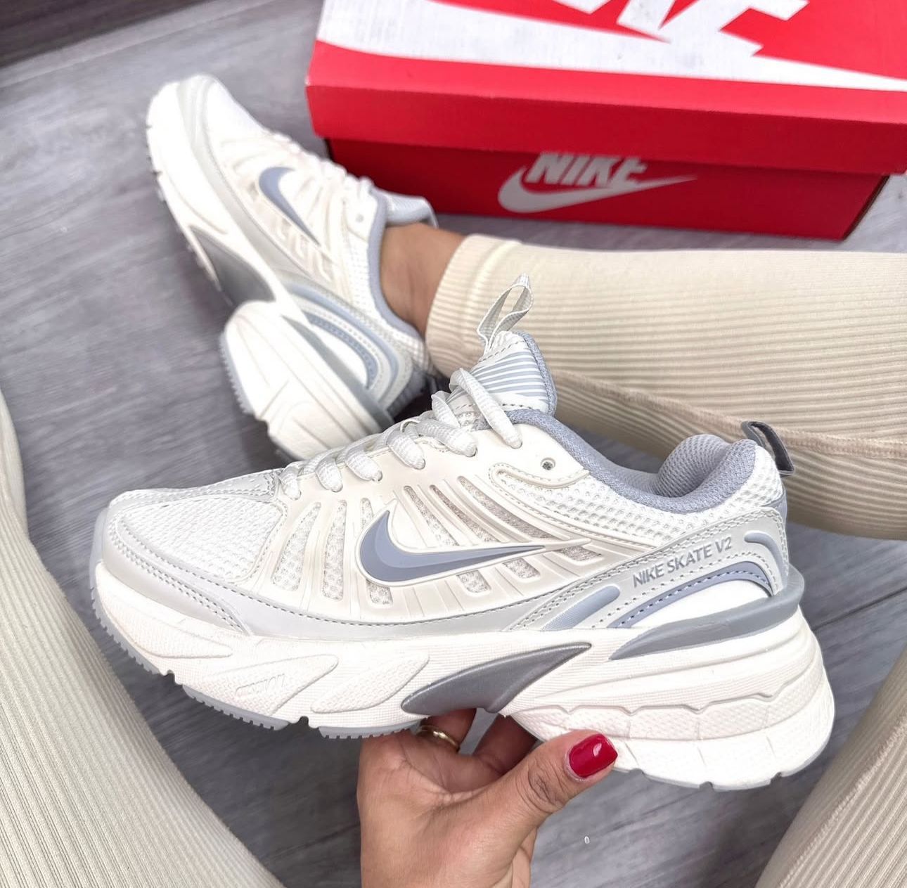 Nike stake v2 dama