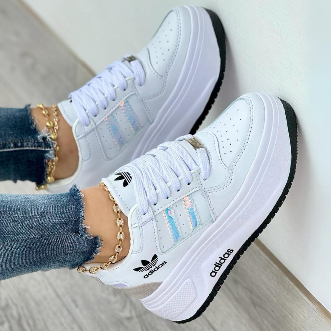 Adidas Buho
