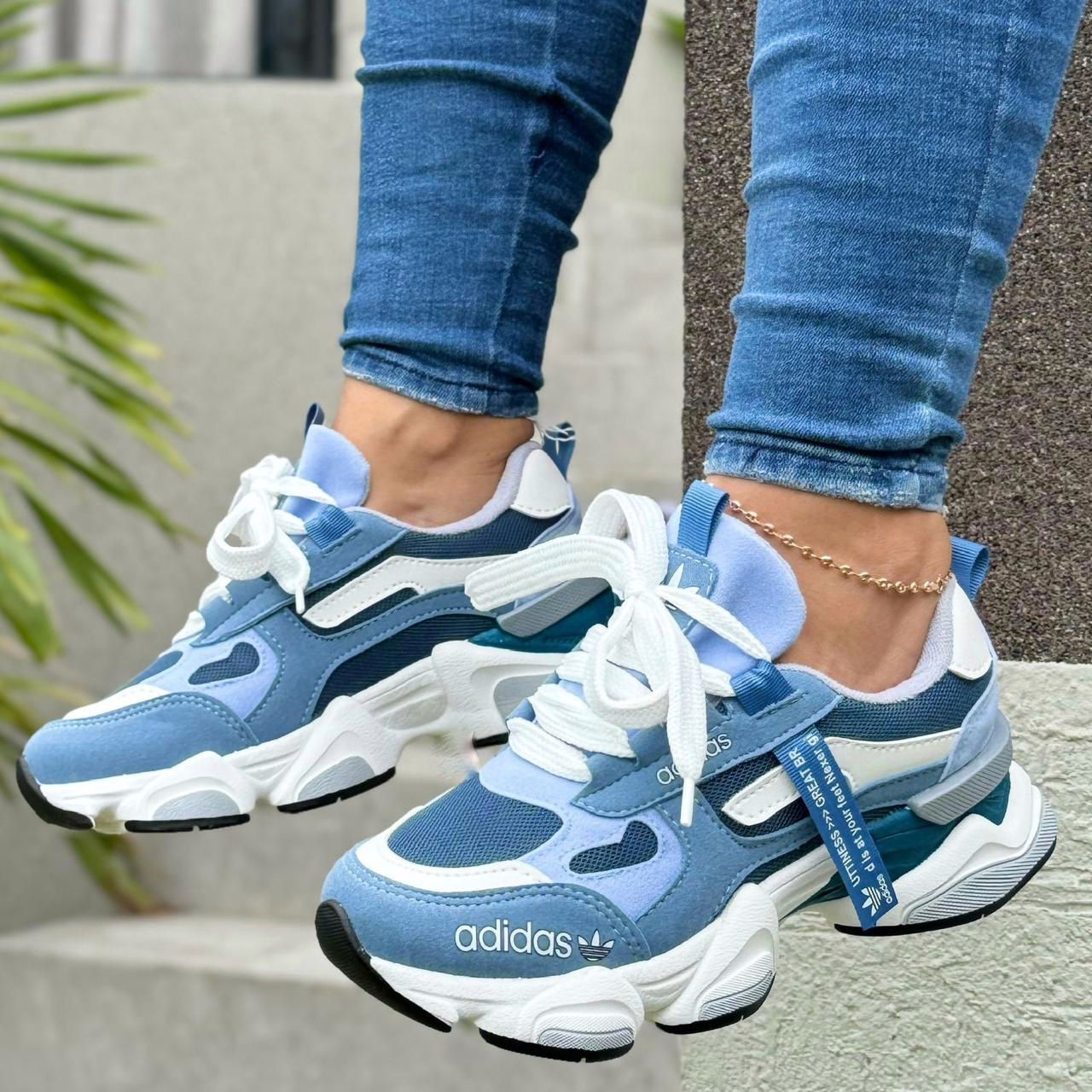 ADIDAS GOMA DAMA