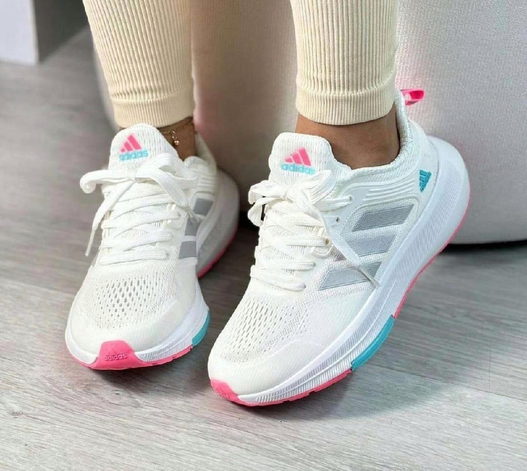 ADIDAS ULTRABOST DAMA